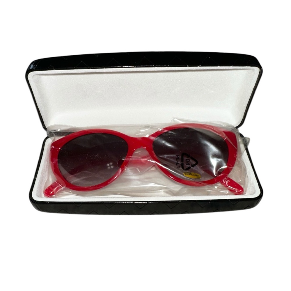 New Mary Kay Red Cat Eye Frame Sunglasses With Hard Black Leather Case